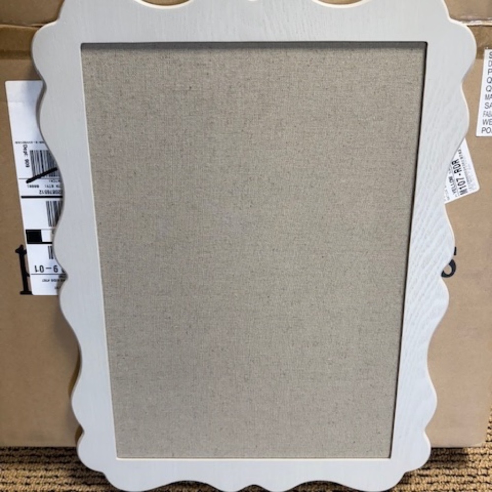 Pottery Barn Kids Medium Mill Valley Gray Scallop Frame & Linen PinBoard~Vintage